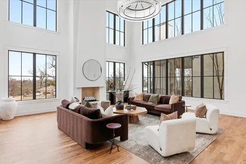 $6,246,996 | 818 Brentview Drive, Nashville, TN 37220