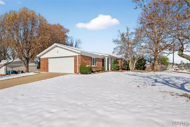 $320,000 | 3701 Harmann Estates Drive, Bridgeton, MO 63044