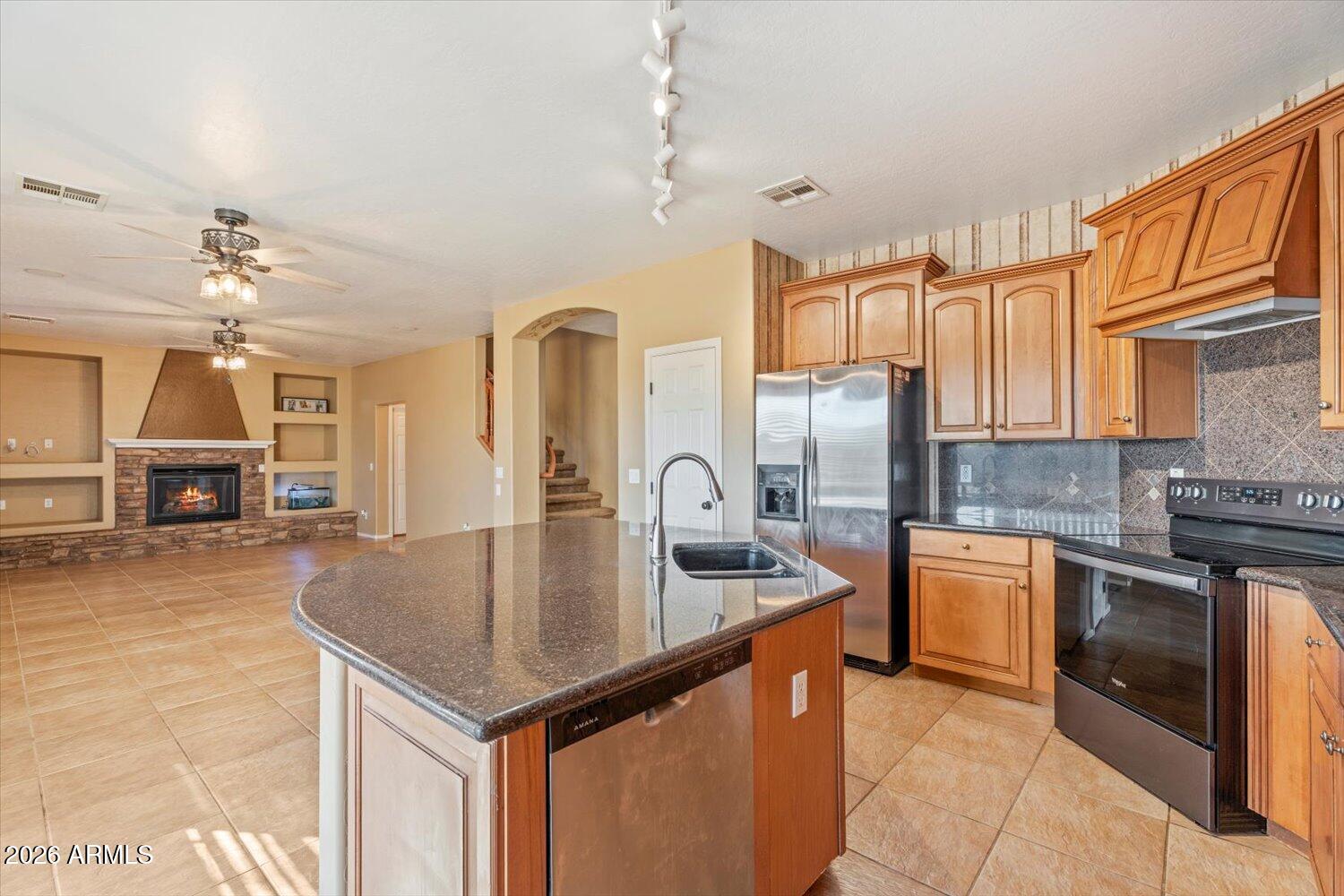 14975 West Wethersfield Road Surprise, AZ 85379 - Photo 6 of 24 13-A7409607