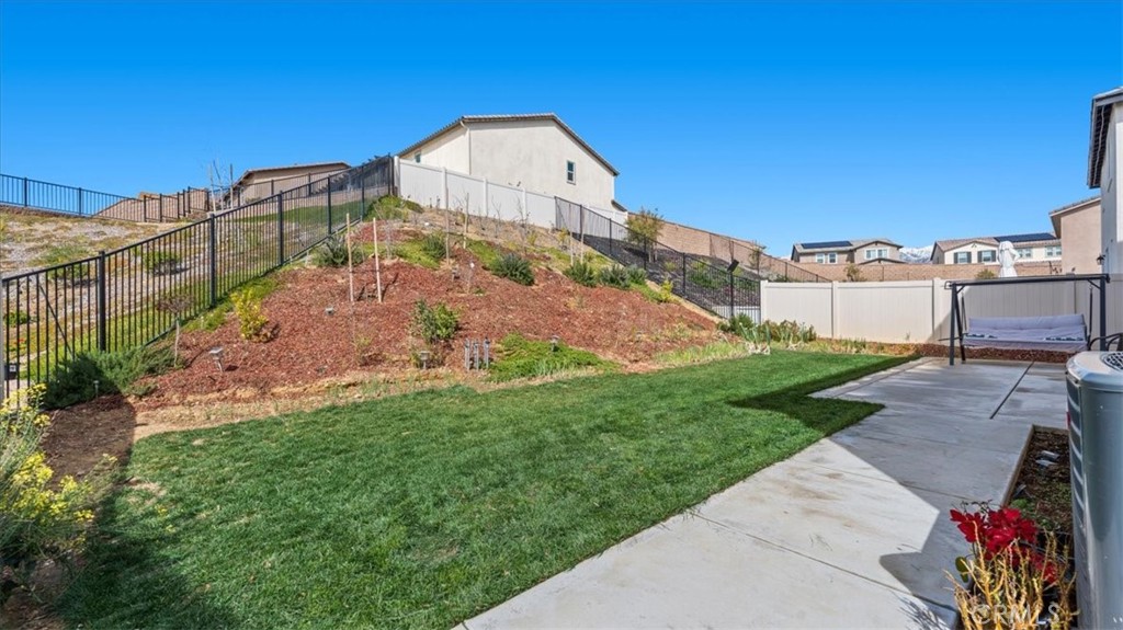 35580 Roxy Road Beaumont, CA 92223 - Photo 29 of 39 a view of a back yard of the house