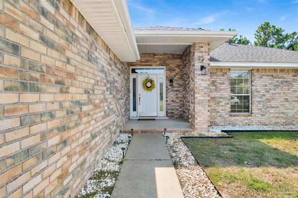 $2,350 | 5117 Chinook Avenue, Pensacola, FL 32507