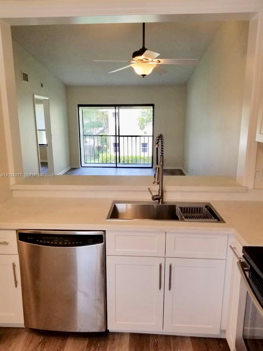 21950 Soundview Terrace, Unit 209 Boca Raton, FL 33433 - Photo 2 of 12