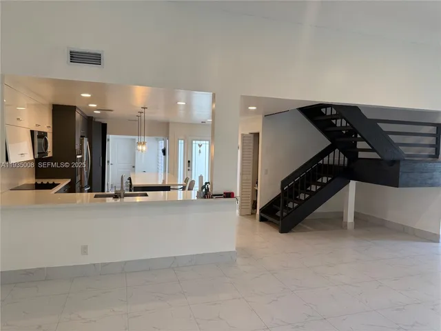 $4,000 | 9869 Northwest 52nd Terrace, Unit 9869, Doral, FL 33178