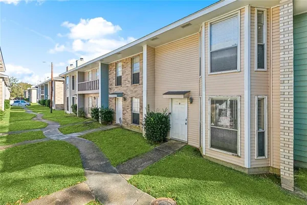 $1,100 | 1781 Boulevard De Province, Unit D, Baton Rouge, LA 70816