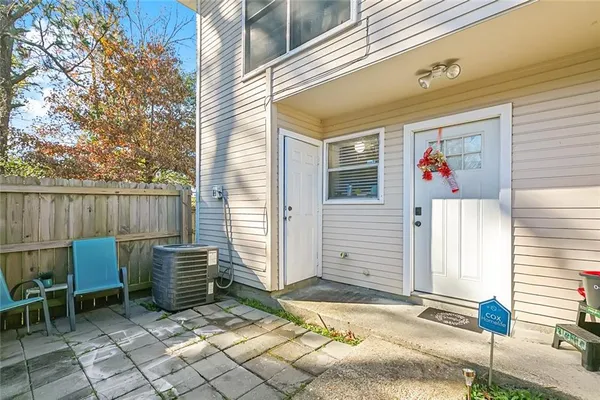 $1,100 | 1781 Boulevard De Province, Unit D, Baton Rouge, LA 70816