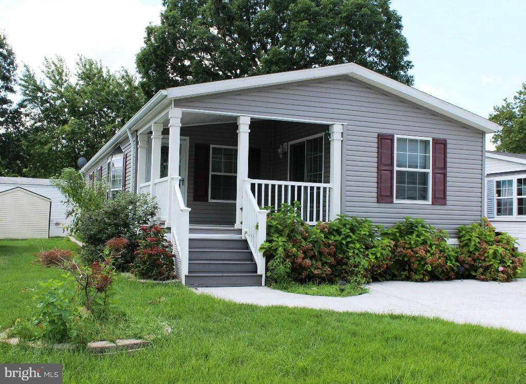 136 Trailway Road Baltimore, MD 21220 - Photo 1 of 15 Exterior (Front)