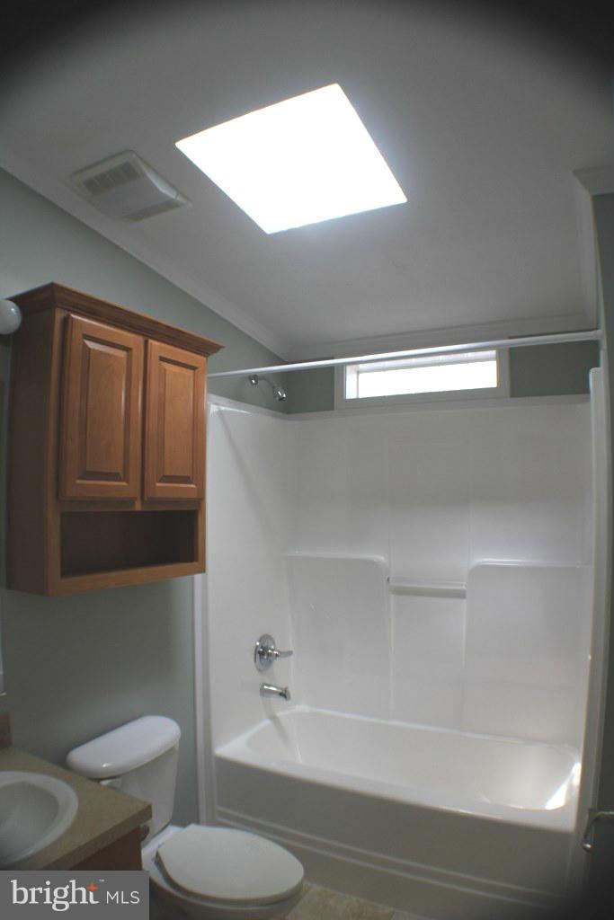 136 Trailway Road Baltimore, MD 21220 - Photo 14 of 15 Bath