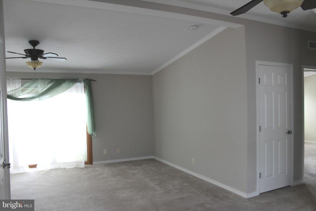 136 Trailway Road Baltimore, MD 21220 - Photo 7 of 15 Living Room