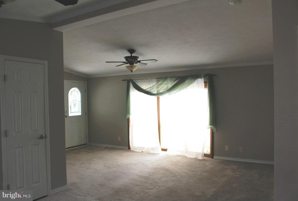 136 Trailway Road Baltimore, MD 21220 - Photo 8 of 15 Living Room