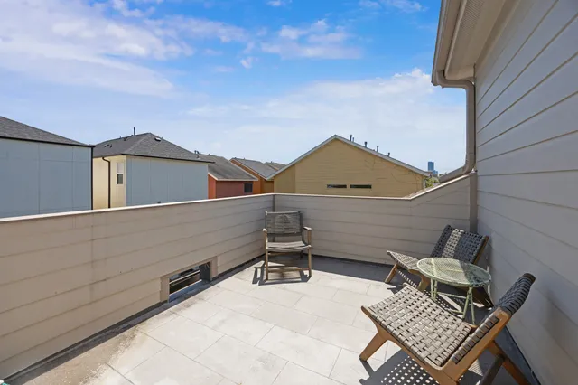 a view of an outdoor space