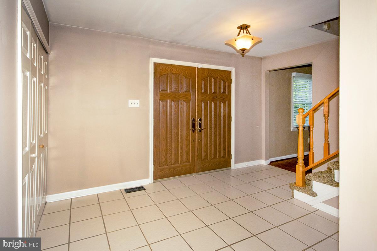 30 Sherri Way Pine Hill, NJ 08021 - Photo 4 of 53 Entry
