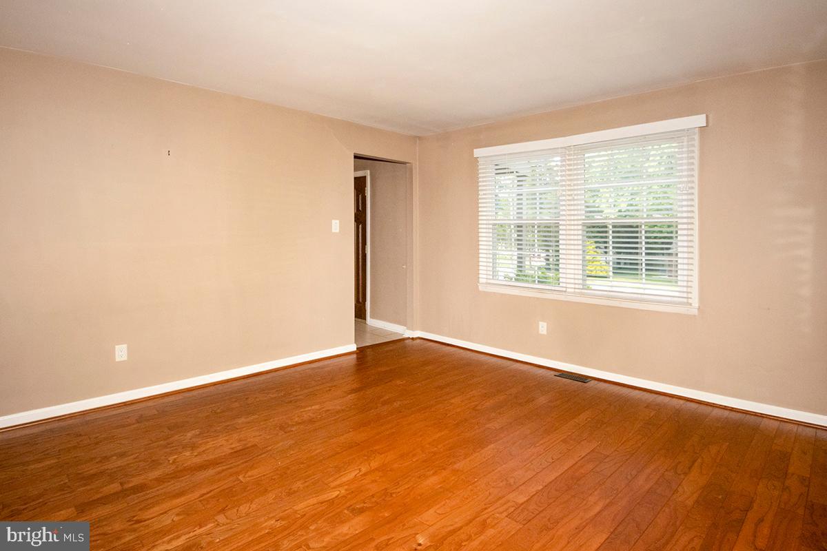 30 Sherri Way Pine Hill, NJ 08021 - Photo 8 of 53 Living Room