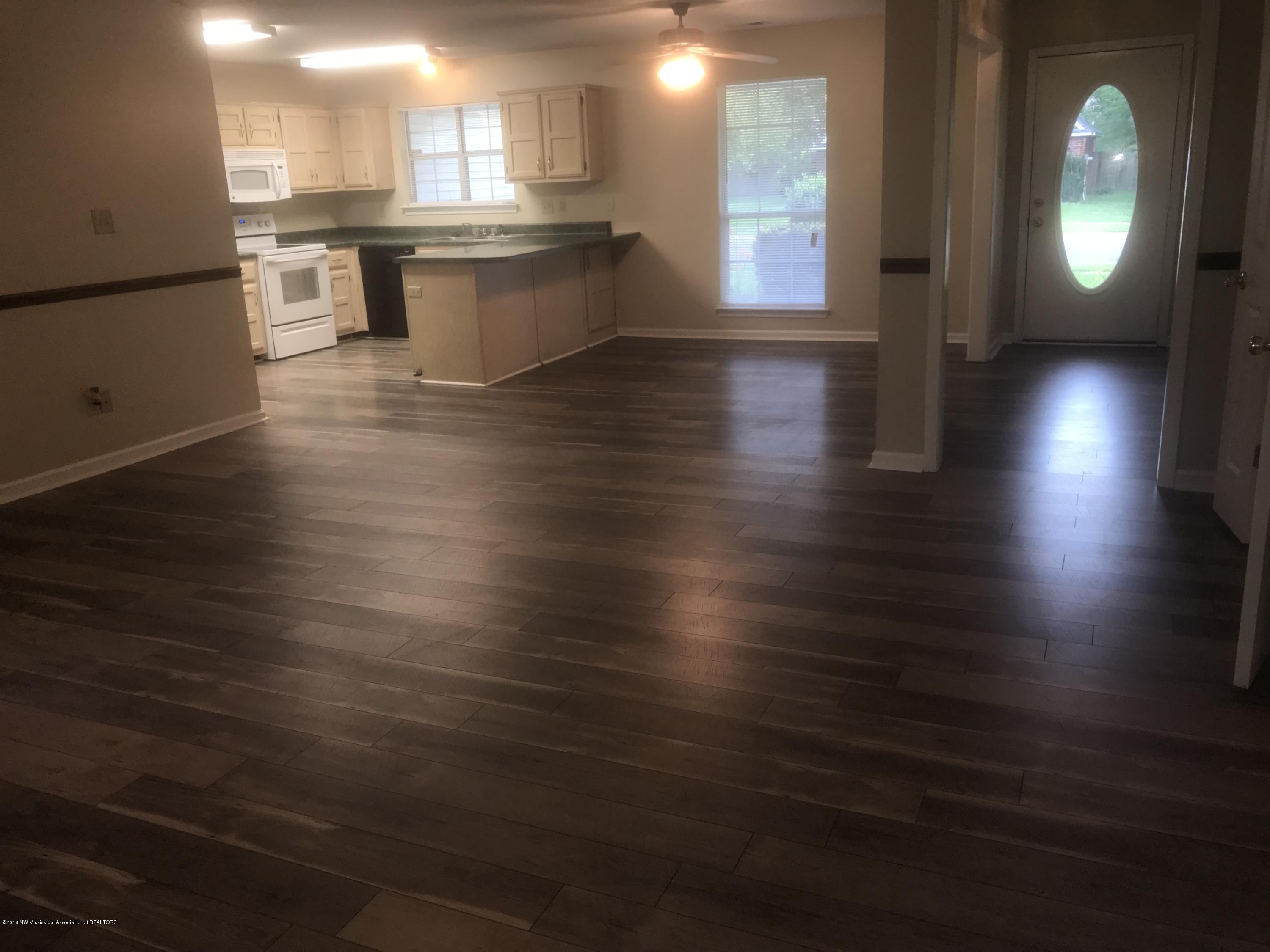 10752 Ridgefield Drive Olive Branch, MS 38654 - Photo 13 of 37 IMG_4306