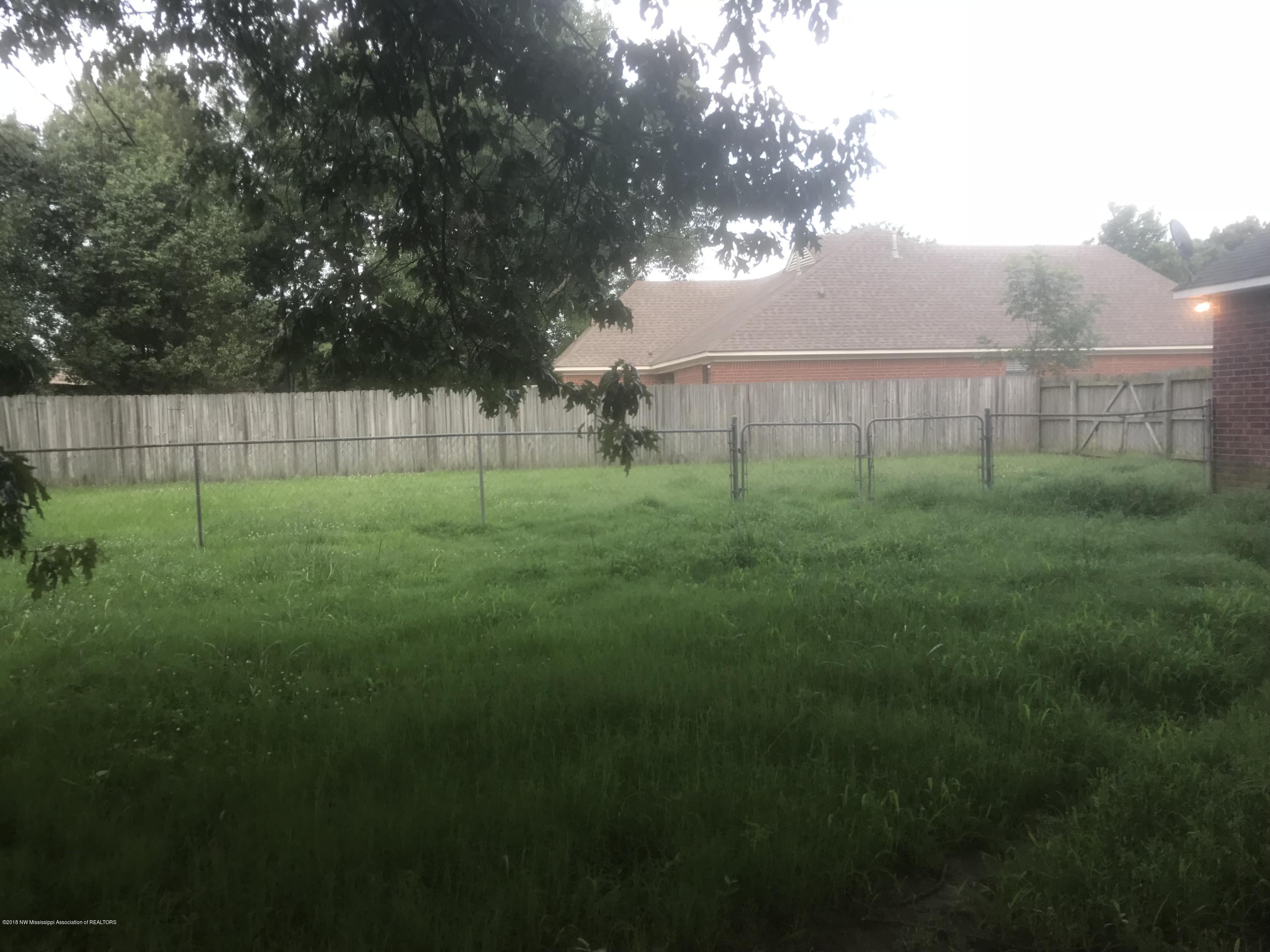 10752 Ridgefield Drive Olive Branch, MS 38654 - Photo 27 of 37 IMG_4324