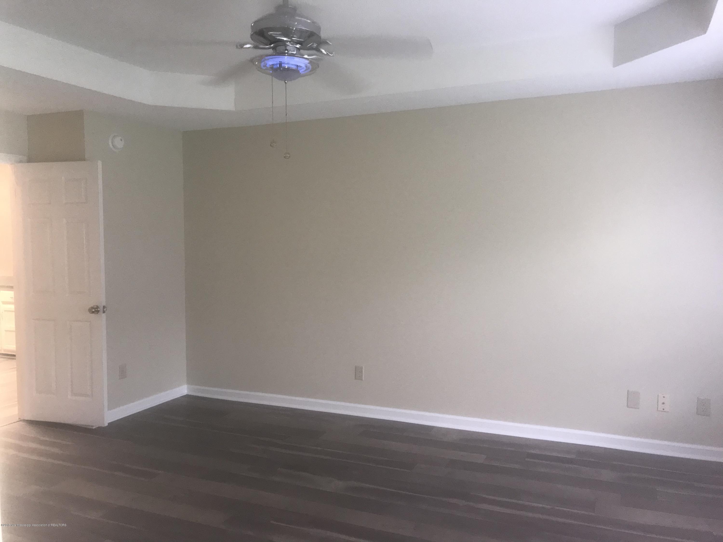 10752 Ridgefield Drive Olive Branch, MS 38654 - Photo 3 of 37 IMG_4290