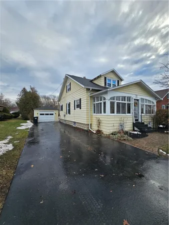 $230,000 | 48 Redfield Parkway, Batavia City, NY 14020