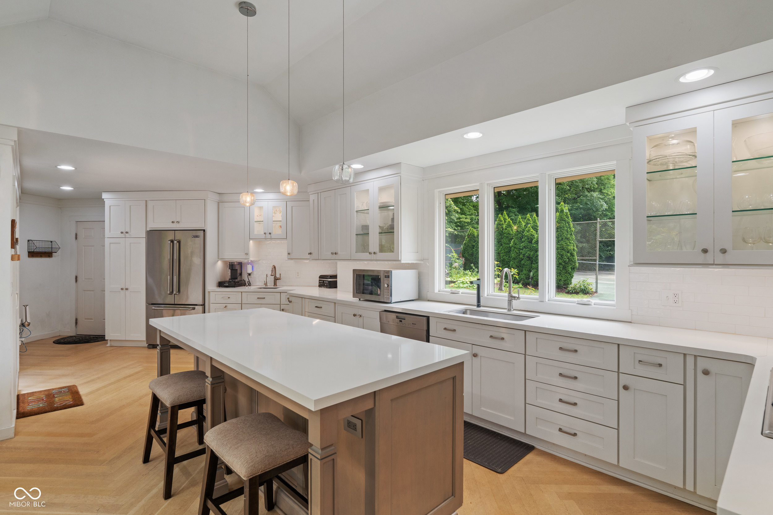 35 Spring Drive Zionsville, IN 46077 - Photo 15 of 103