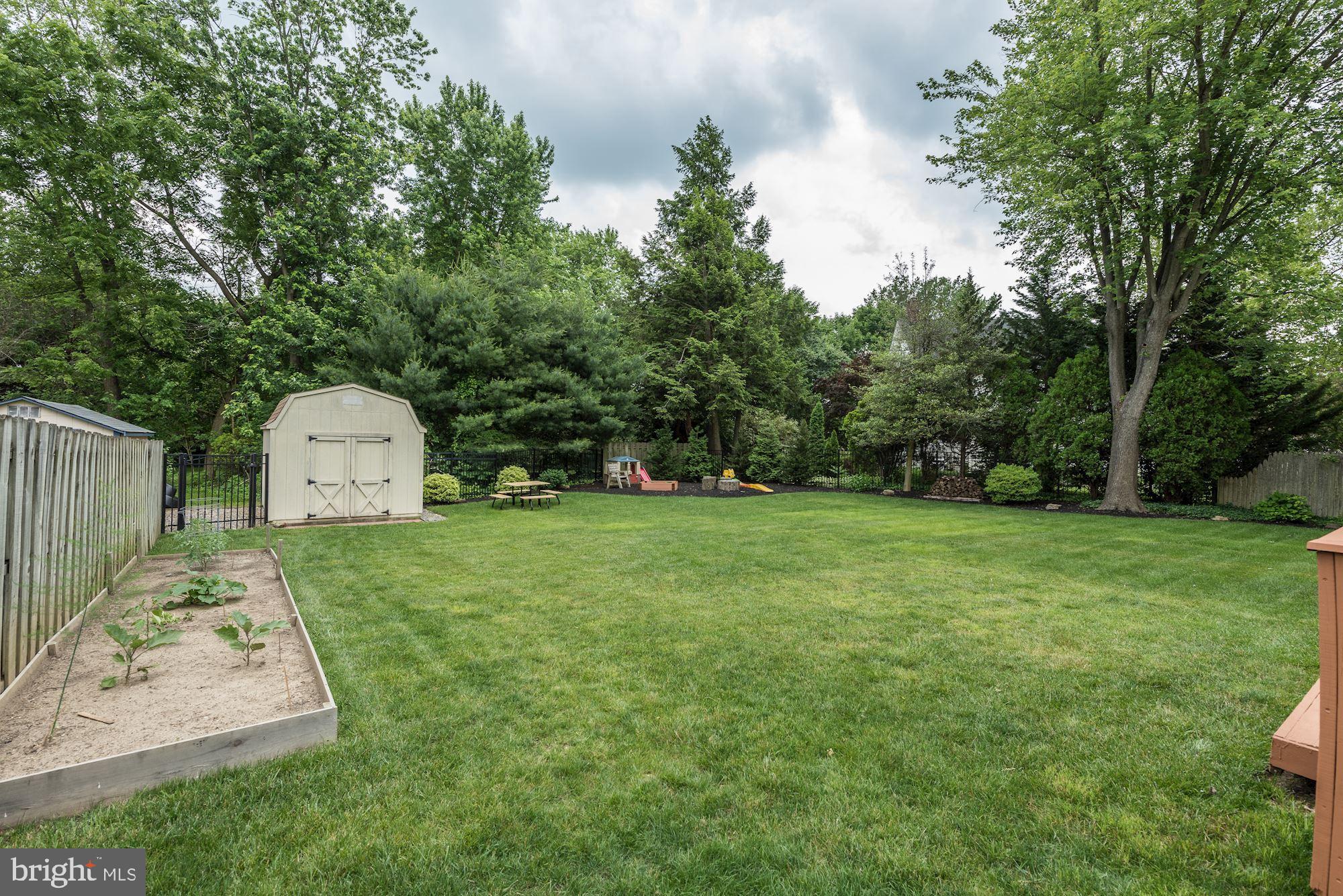 20 Devonshire Road Mount Laurel, NJ 08054 - Photo 36 of 36 Large Backyard