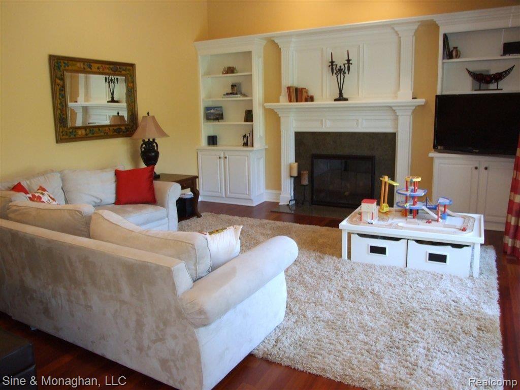 226 Touraine Road Grosse Pointe, MI 48236 - Photo 10 of 25 Family Room.JPG