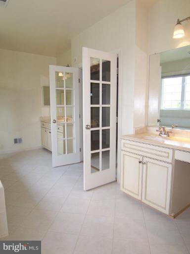 1154 Markell Court Reston, VA 20194 - Photo 13 of 23 Master Bath