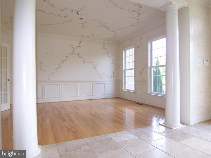 1154 Markell Court Reston, VA 20194 - Photo 4 of 23 Dining Room