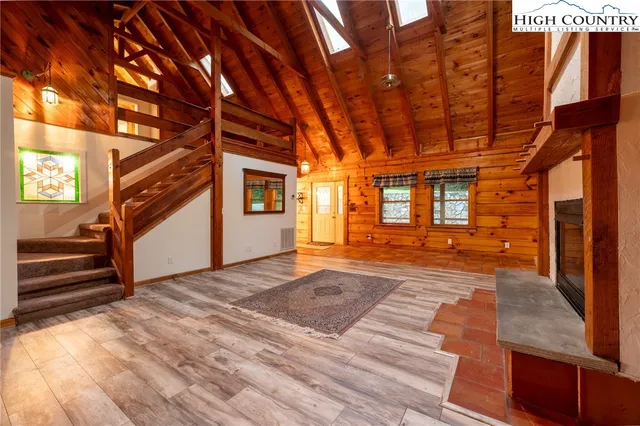 a view of an entrance of the house