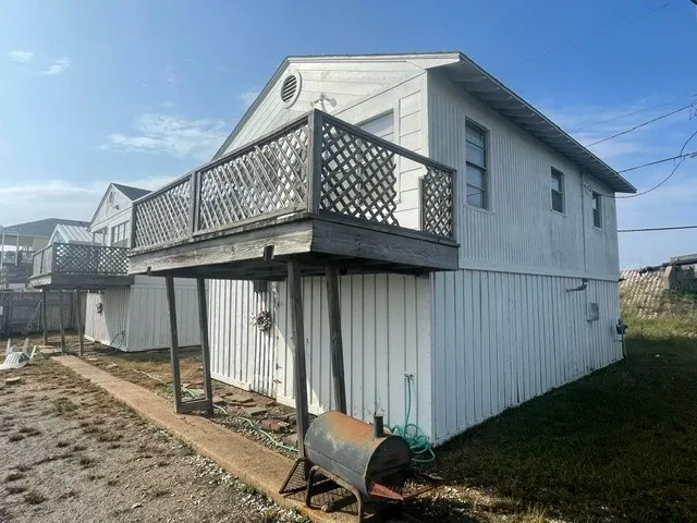 $210,000 | 219-221 East Bayshore Drive, Palacios, TX 77465