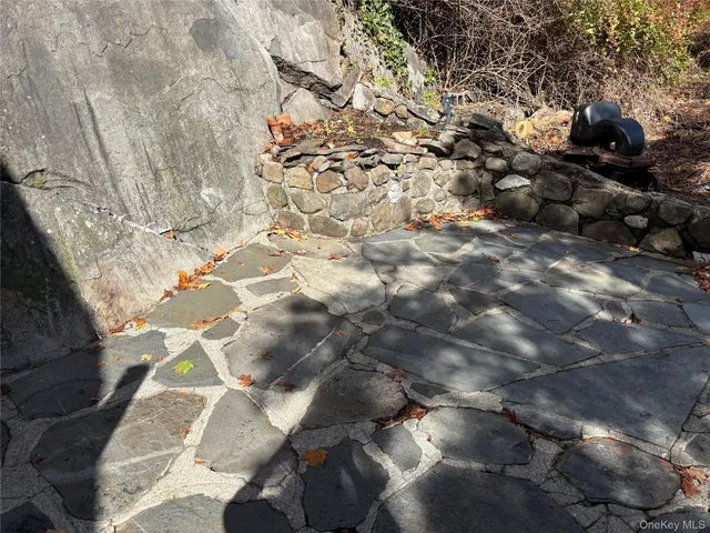 a view of an outdoor space