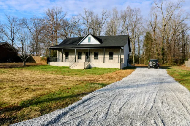 $309,000 | 507 Callahan Drive, New Johnsonville, TN 37134