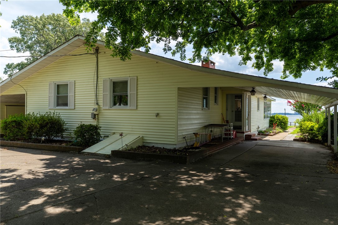 1419 Laurens Road Gloucester Point, VA 23062 - Photo 14 of 38 Gallery Image 14