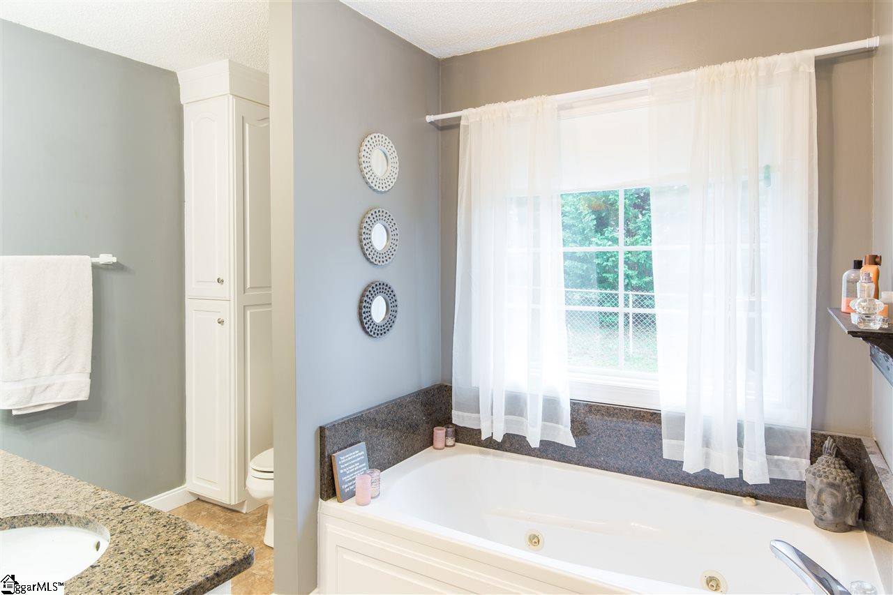 741 Woods Chapel Road Duncan, SC 29334 - Photo 23 of 35