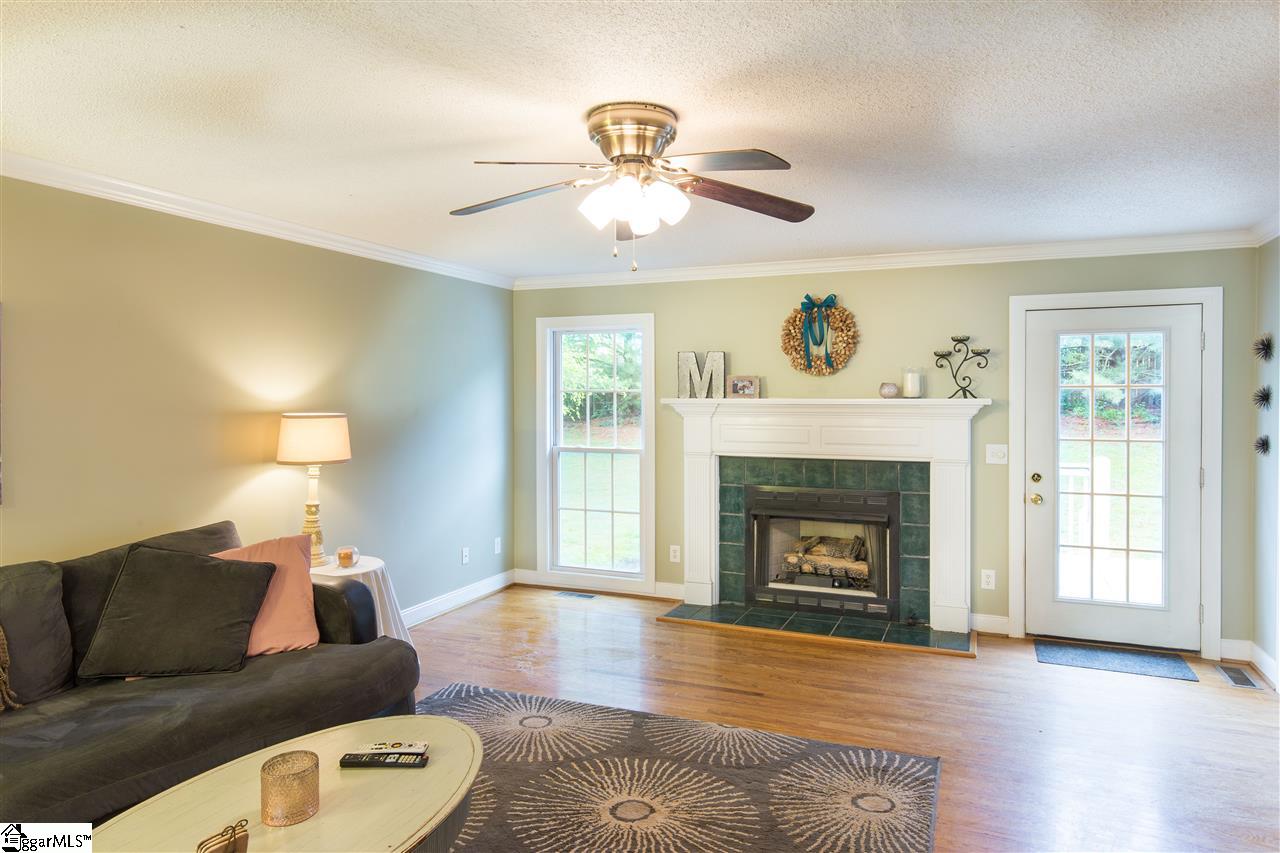 741 Woods Chapel Road Duncan, SC 29334 - Photo 4 of 35