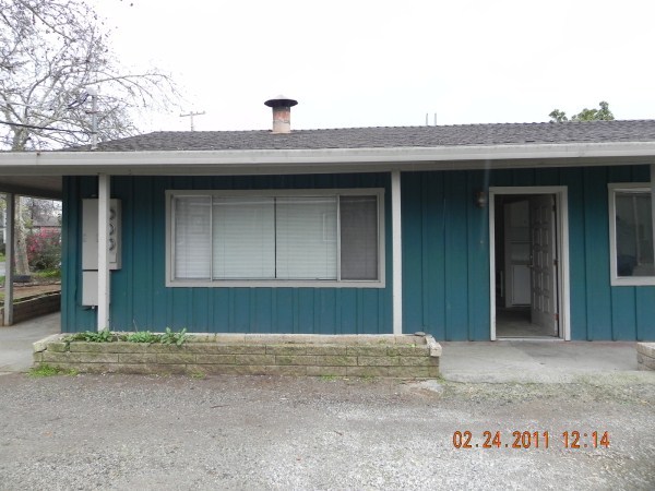 2528 Irwin Road Redding, CA 96002 - Photo 2 of 3 Exterior