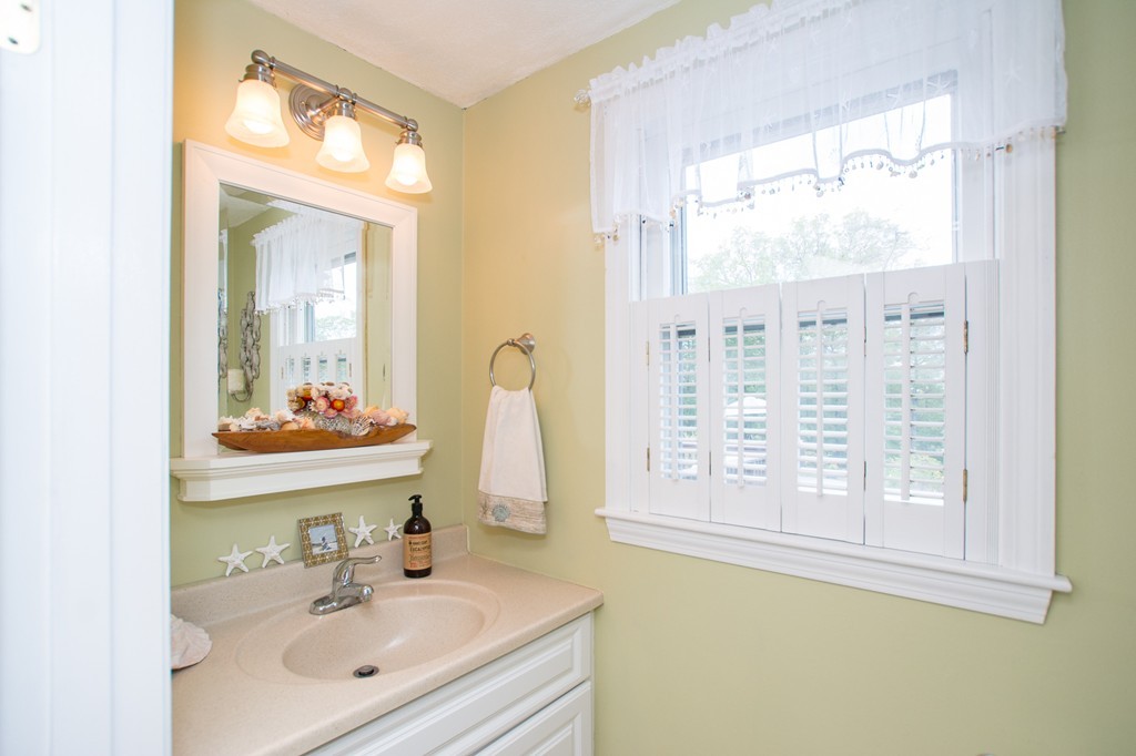 60 Desert Brook Road Wrentham, MA 02093 - Photo 9 of 30 Gallery Image 9