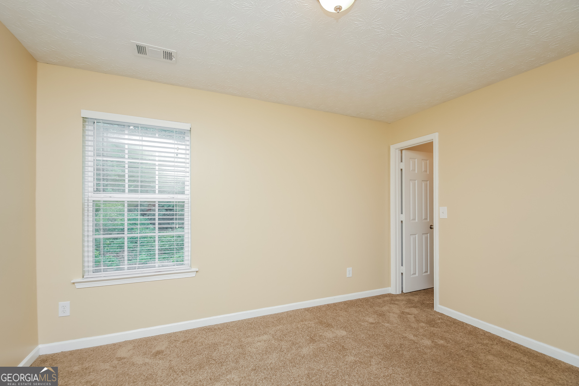 8319 Milam Loop Fairburn, GA 30213 - Photo 13 of 17