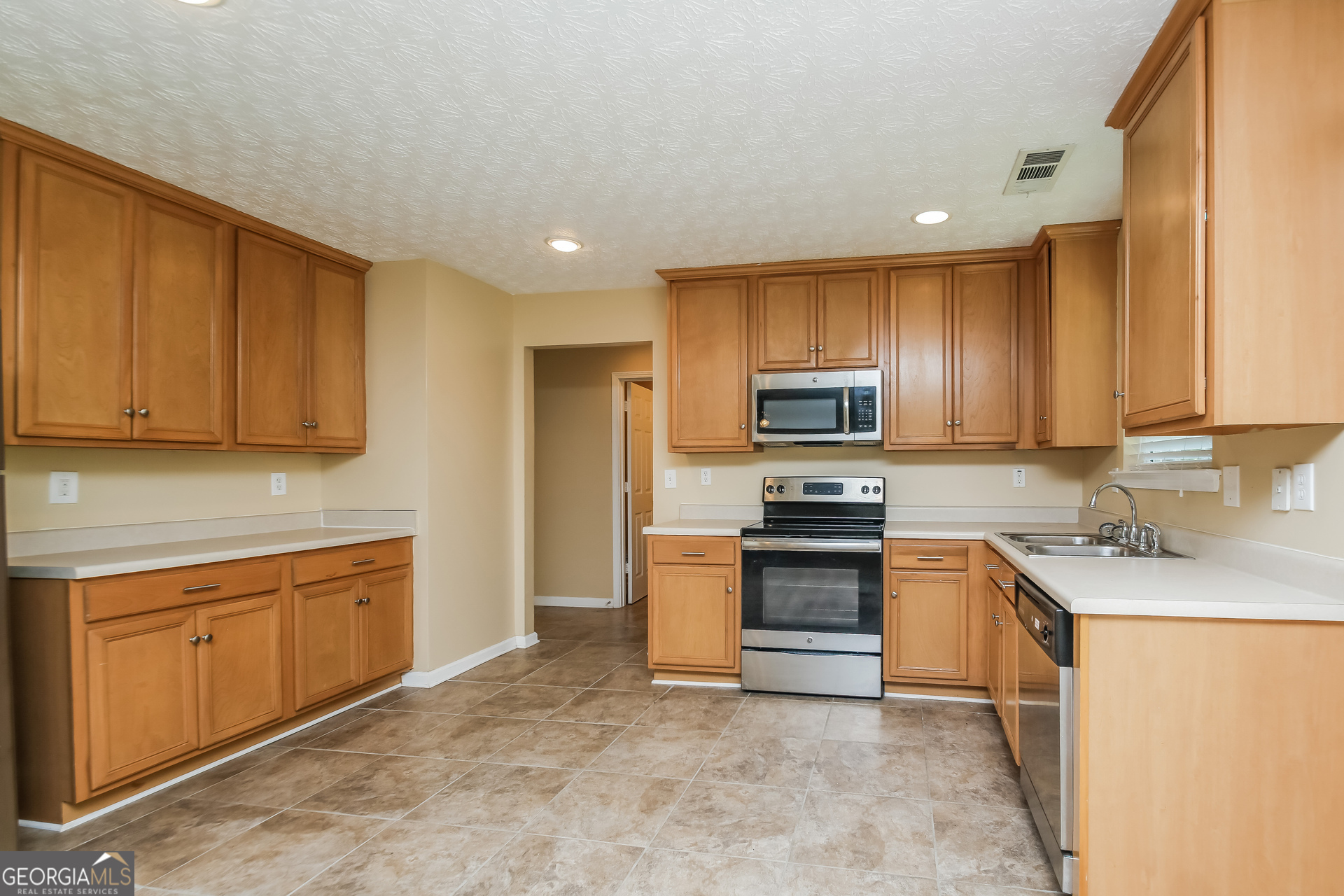 8319 Milam Loop Fairburn, GA 30213 - Photo 6 of 17