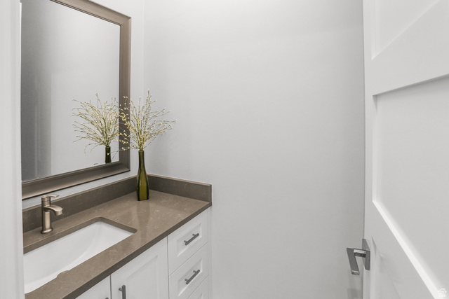 1354 South 800 East Mapleton, UT 84664 - Photo 89 of 129 Bathroom featuring vanity