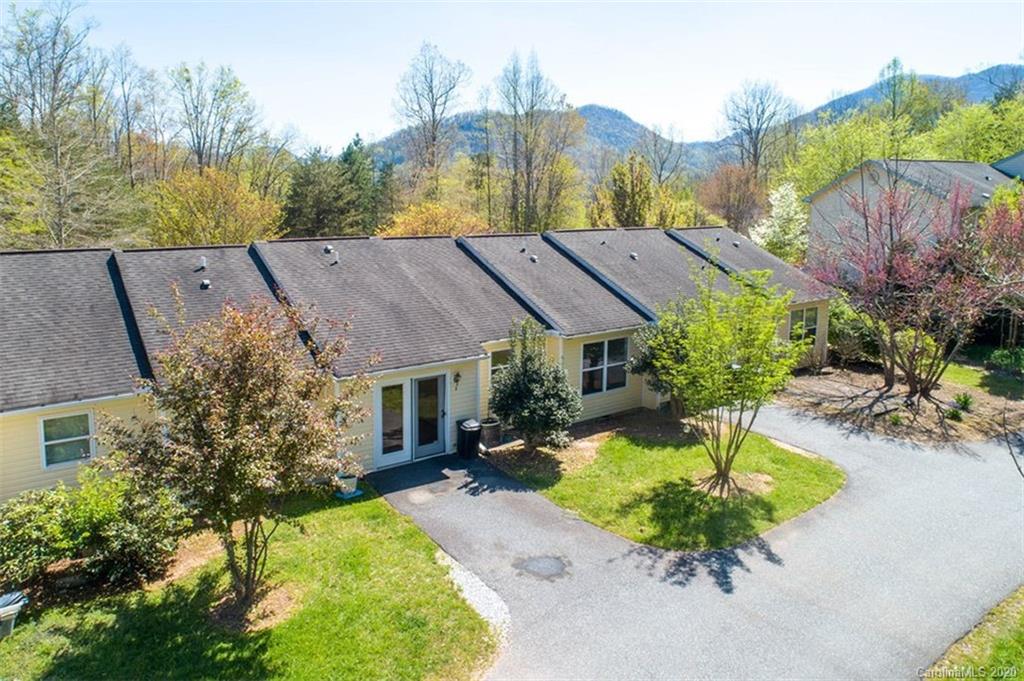 171 North Ridge Point, Unit V2 Sylva, NC 28779 - Photo 3 of 34