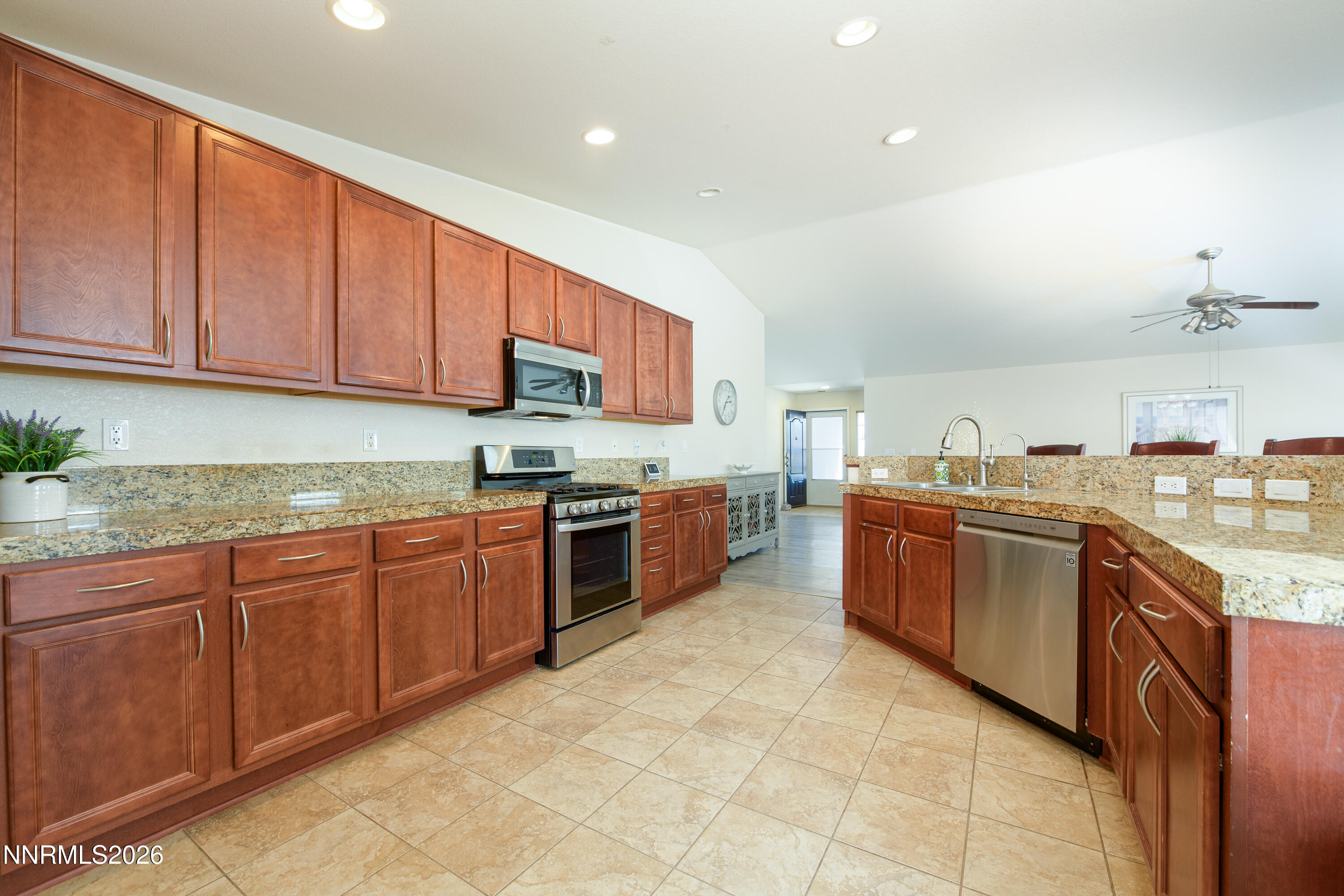 832 Laca Street Dayton, NV 89403 - Photo 12 of 36 832 Laca St-23