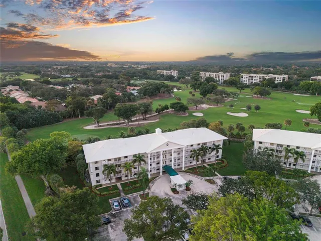 $375,000 | 6181 Balboa Circle, Unit 403, Boca Raton, FL 33433