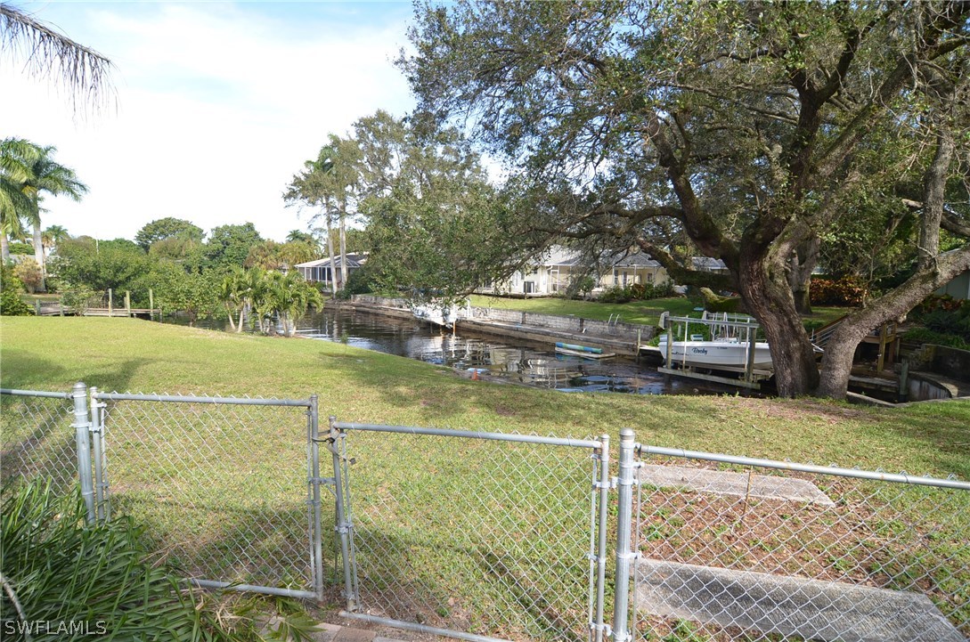 8312 Riviera Avenue Fort Myers, FL 33919 - Photo 24 of 24 a view of a tennis court