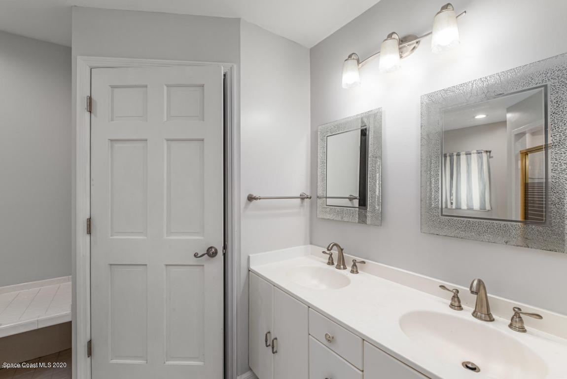 405 Sunset Boulevard Melbourne Beach, FL 32951 - Photo 11 of 26 Master bath