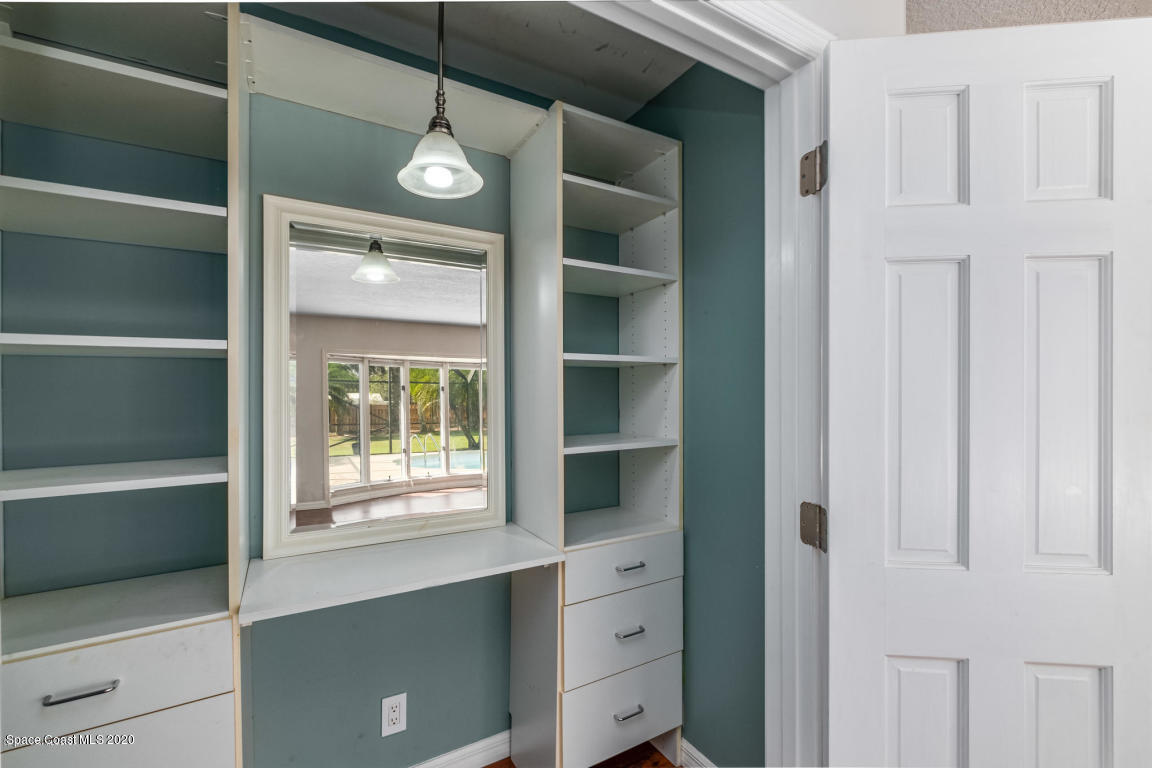405 Sunset Boulevard Melbourne Beach, FL 32951 - Photo 13 of 26 Master closet