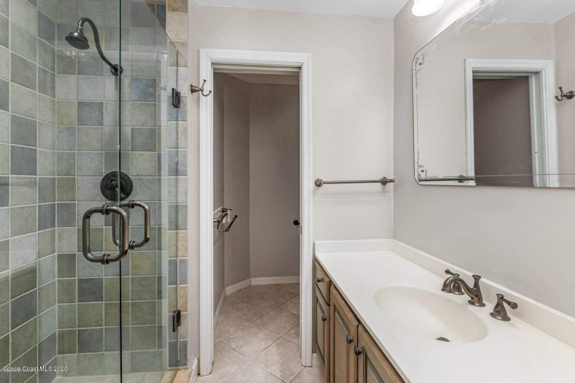 405 Sunset Boulevard Melbourne Beach, FL 32951 - Photo 23 of 26 Hall Bathroom
