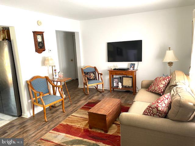 404 Punch Run Road Front Royal, VA 22630 - Photo 3 of 41 Living Room