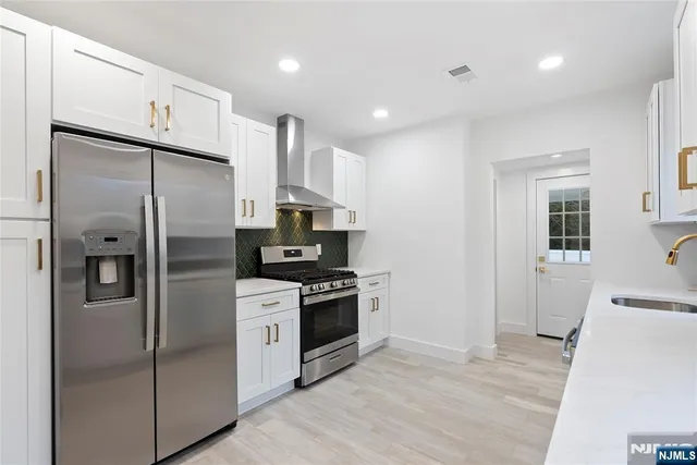 $959,000 | 16 Clarke Street, Closter, NJ 07624