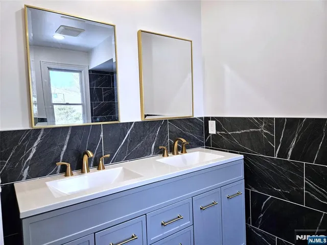 $959,000 | 16 Clarke Street, Closter, NJ 07624