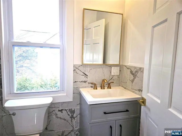 $959,000 | 16 Clarke Street, Closter, NJ 07624