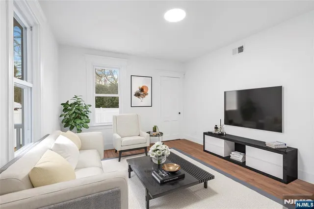 $959,000 | 16 Clarke Street, Closter, NJ 07624