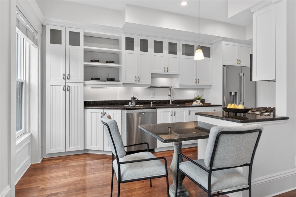 65 Rutland Street, Unit PH3 Boston, MA 02118 - Photo 11 of 24